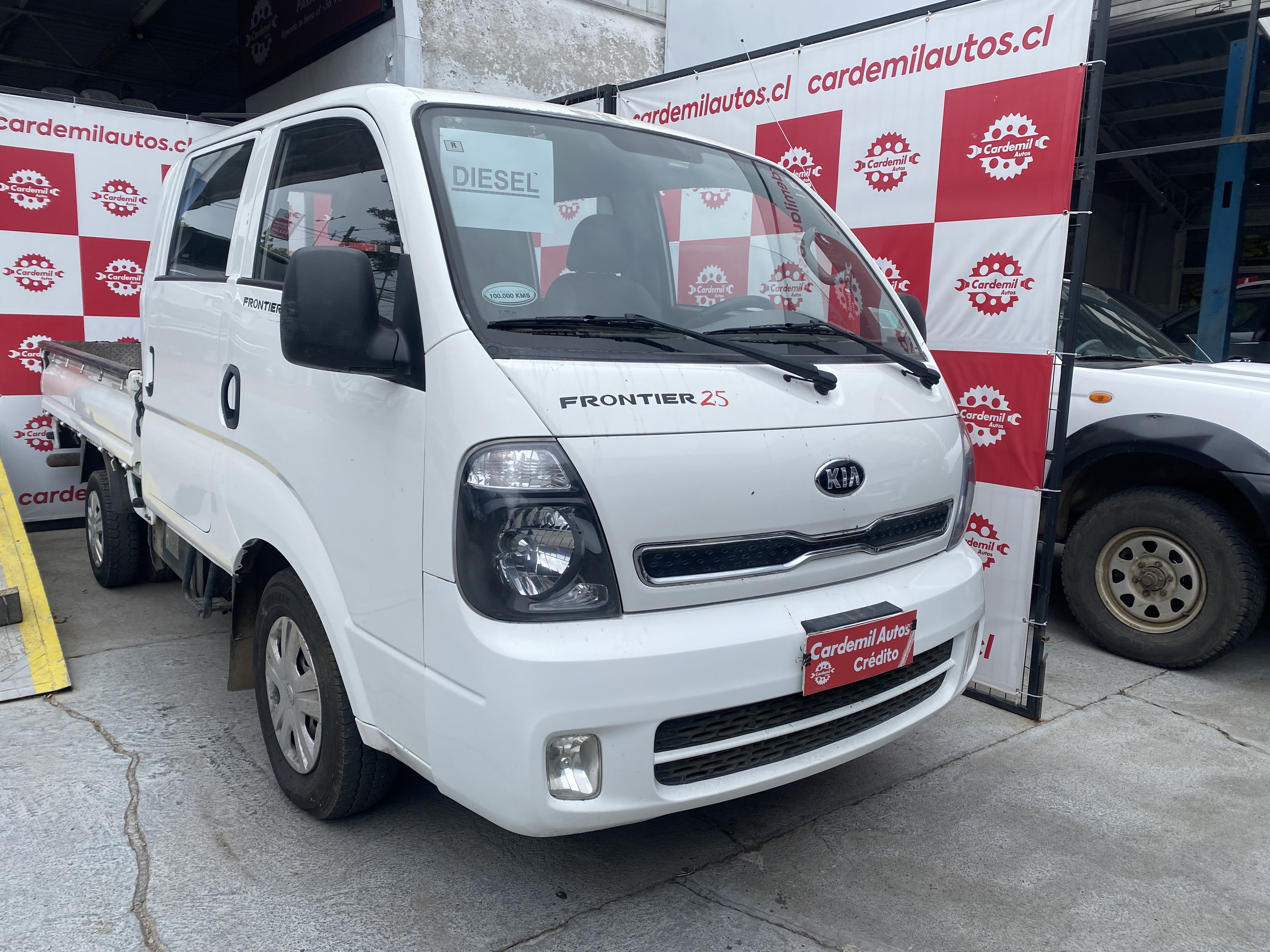 veh-kia-frontier-dlx-dc