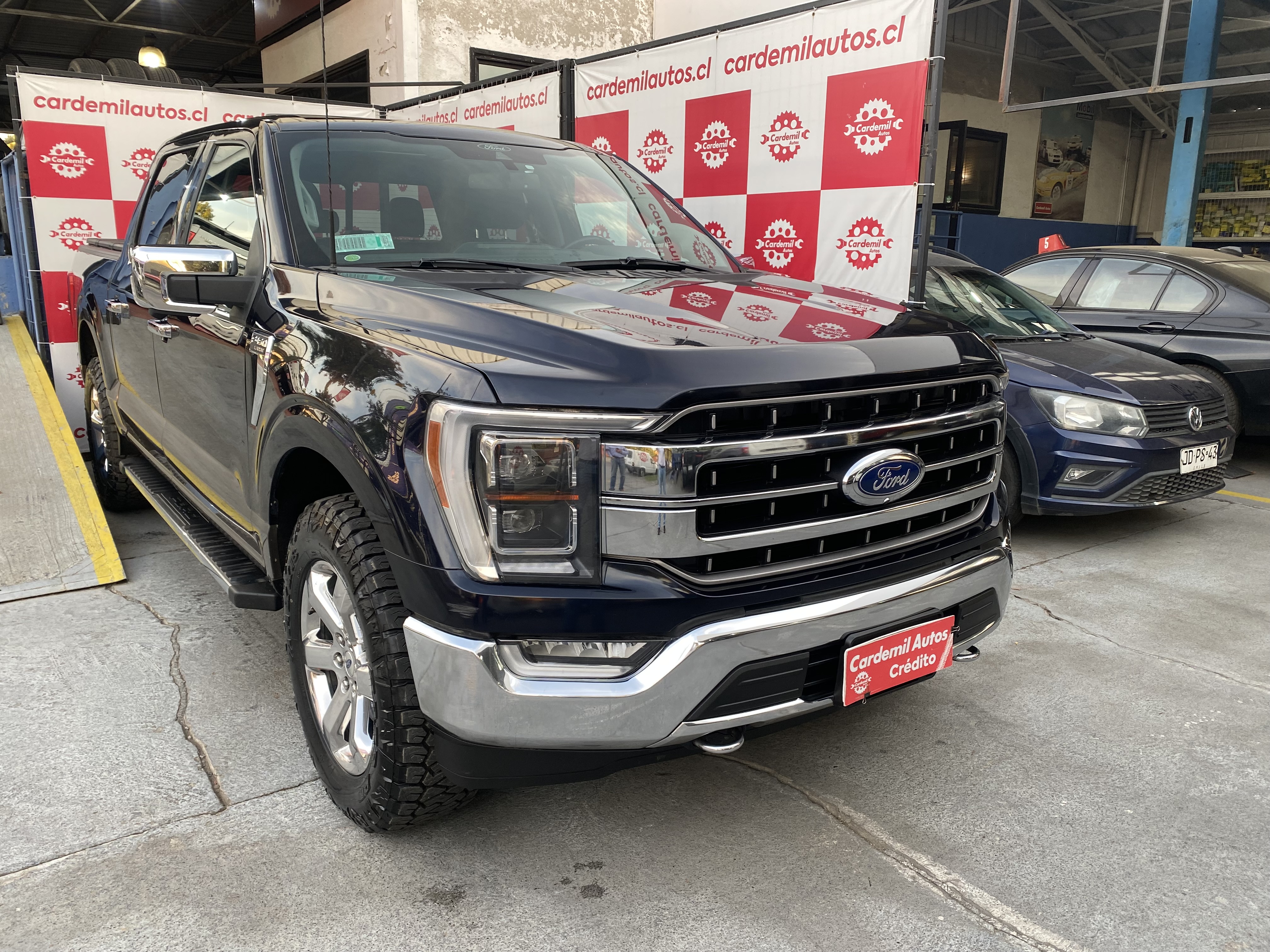 veh-ford-f150-lariat-luxury-4x4