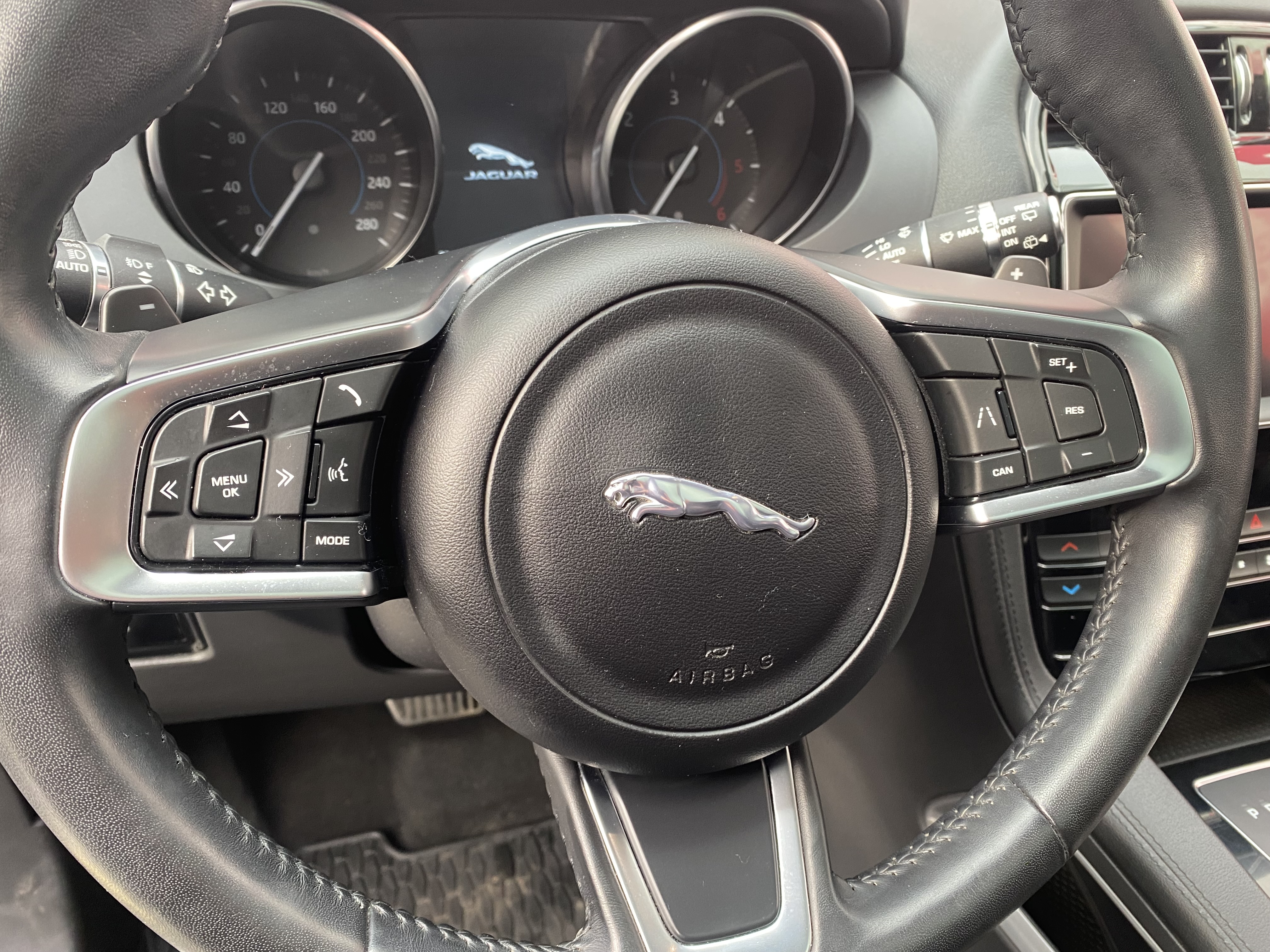 10JAGUAR F-PACE...