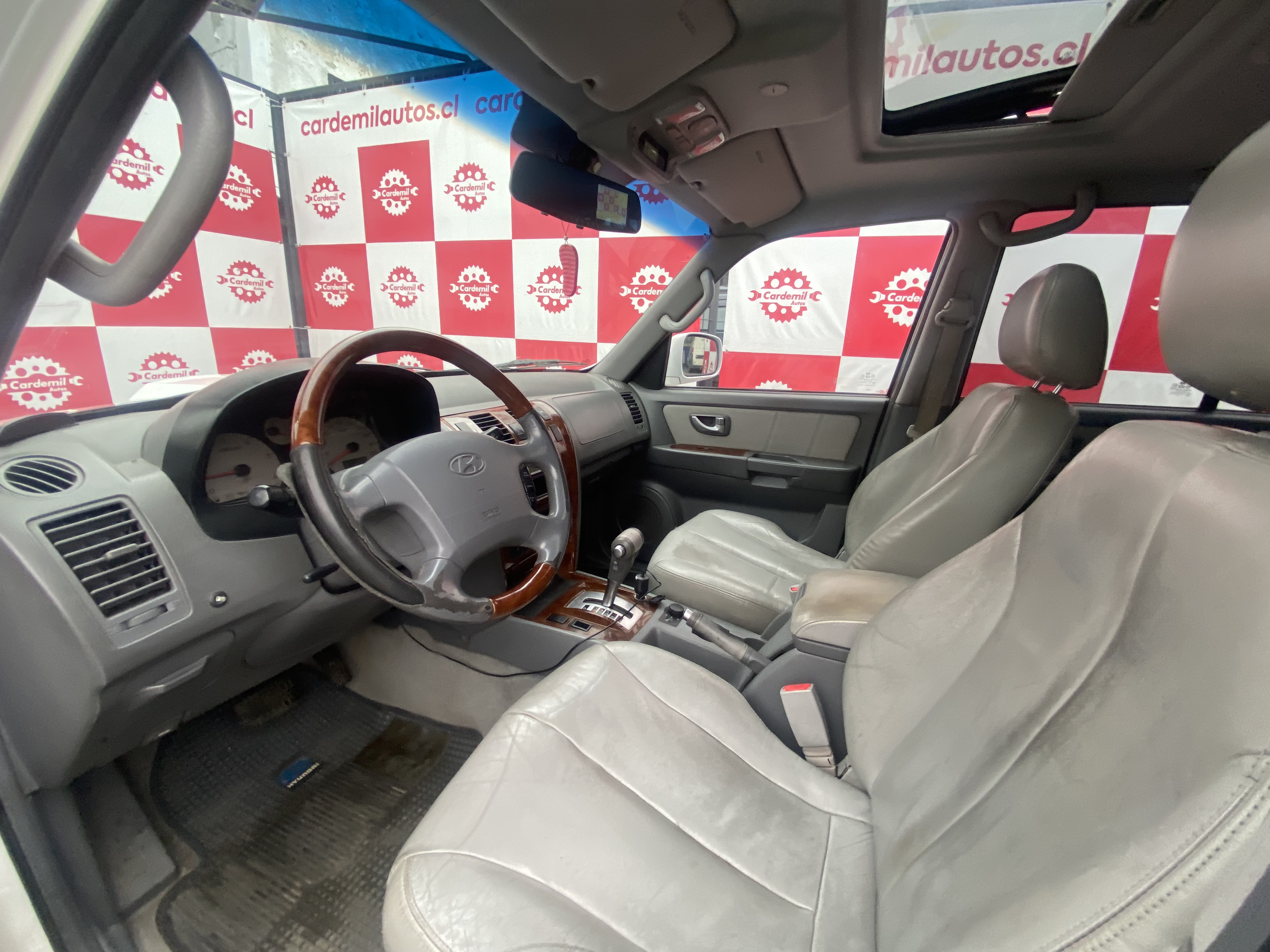 7HYUNDAI TERRACAN...