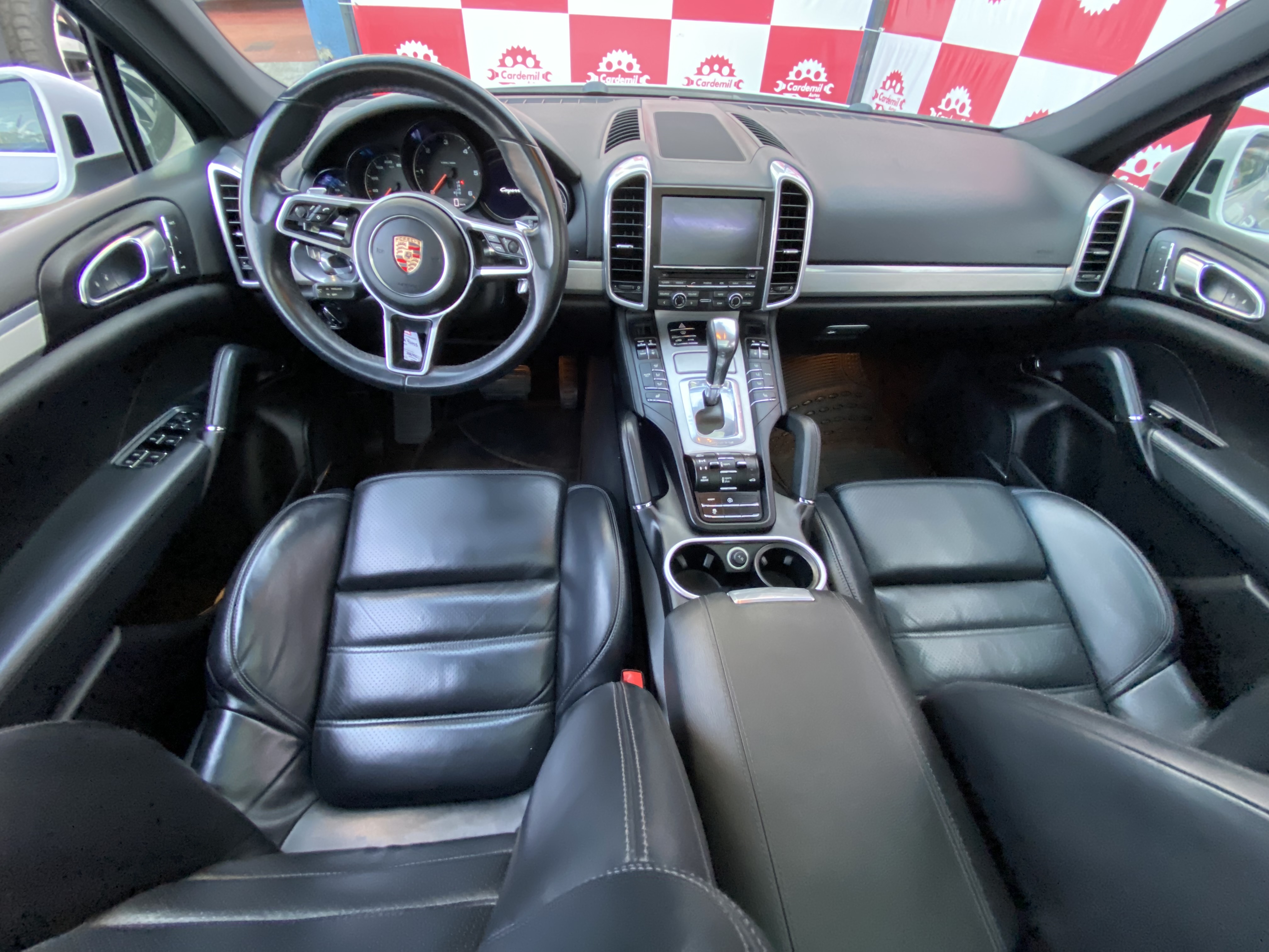 9PORSCHE CAYENNE 
